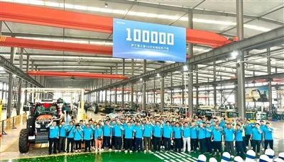 Крайъгълен камък! 100-ият000-ти трактор на Sadin Heavy Industry излезе от мон...